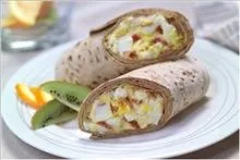 Bacon-Ei-Salat-Wrap