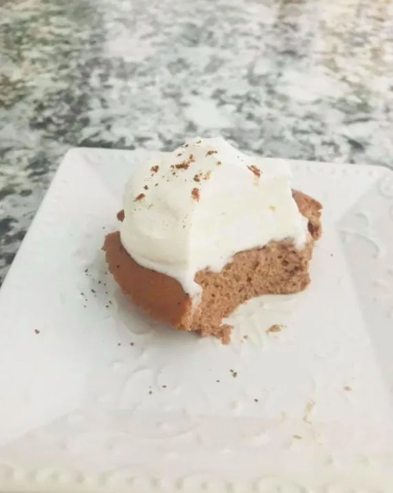 Keto Schokoladen Mini-Cheesecakes