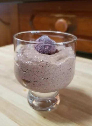 Kirschen-Chia-Pudding