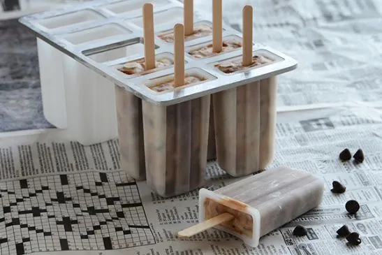 Gefrorene Brownie-Teig-Pops