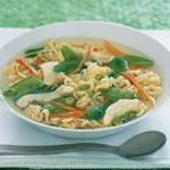 Frühlings-Ramen-Hühnersuppe