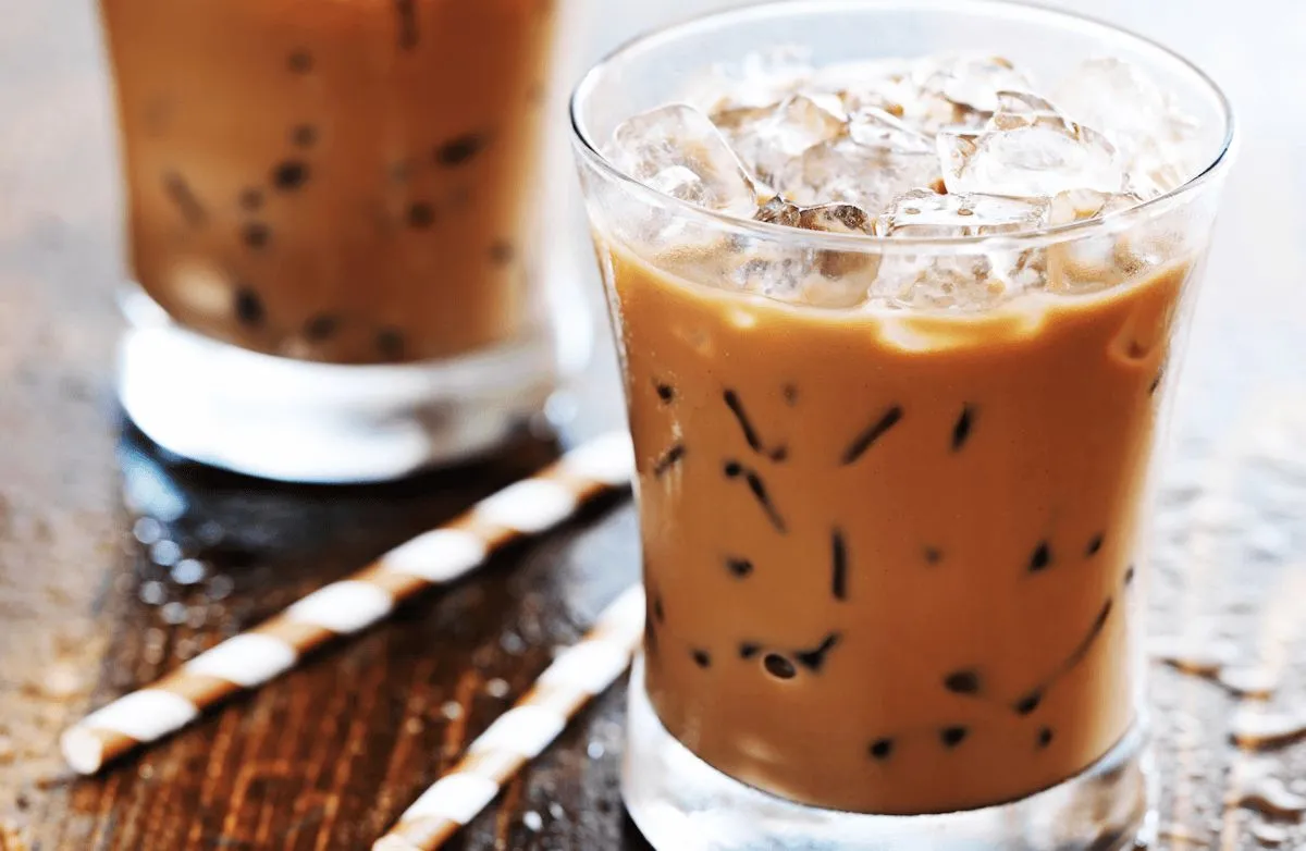 Schokoladen-PB2-Protein-Kaffee