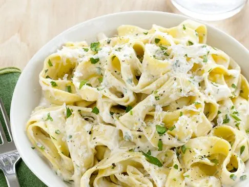 Leichte Fettuccine Alfredo