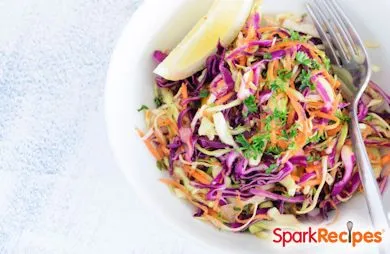 Knackiger Kohl-Ramen-Nudelsalat