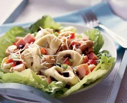 Tortellini und Schinkensalat