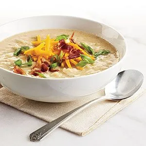 Kartoffel- und geröstete Blumenkohlsuppe