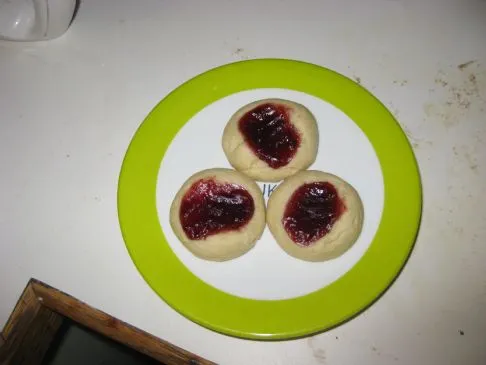 Himbeer-Daumenabdruck-Kekse