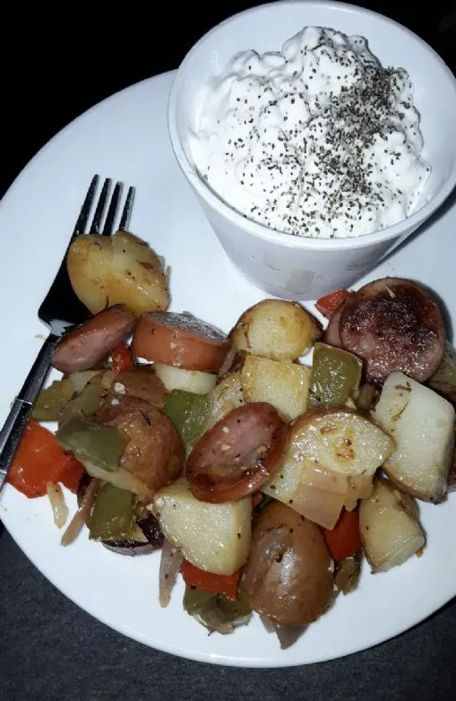 Wurst, Paprika und Kartoffel-Pfanne