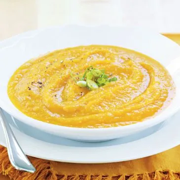 Sommergelbe Zucchini mit einem Twist - Rohkostsuppe