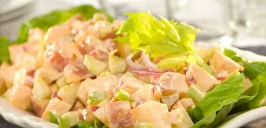 Buffalo-Hühnchen und Kartoffelsalat