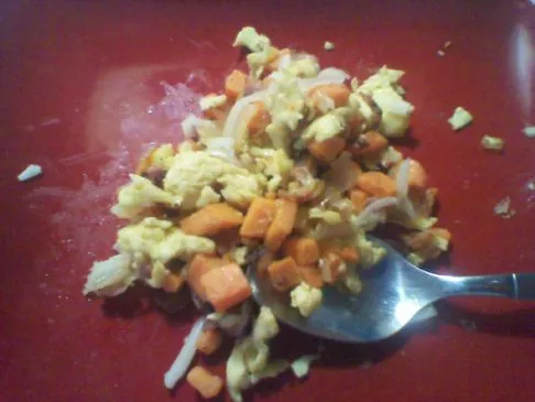 Schinken und Süßkartoffel-Rührei