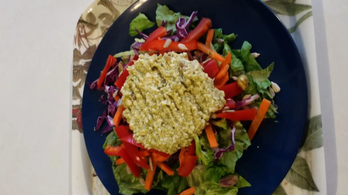 Mittags-Hauptgericht-Salat