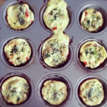 Griechische Omelett-Tassen