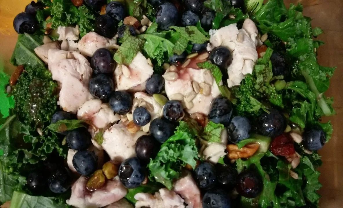 Grünkohl-Superfood-Salat