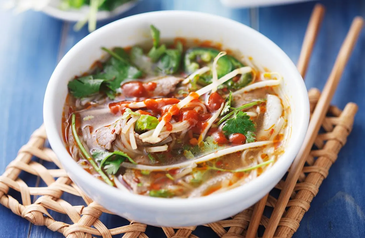 15-Minuten Asiatische Rindfleischsuppe