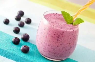 Blaubeer-Bananen-Smoothie mit Mandelmilch