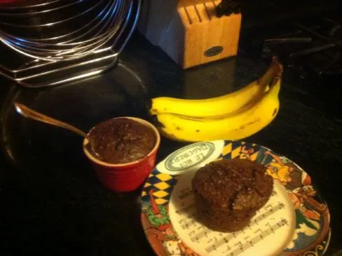 Glutenfreie Schokoladen-Walnuss gebackene Haferflocken in Ramekins