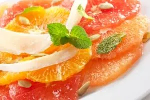 Cat Coras Flacher-Bauch-Salat (Frucht-Süß statt braunem Zucker)