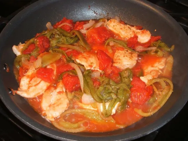 Poachierte Tilapia im Südwest-Stil