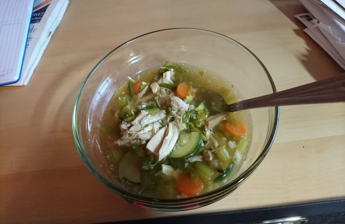 Hühnergemüsesuppe