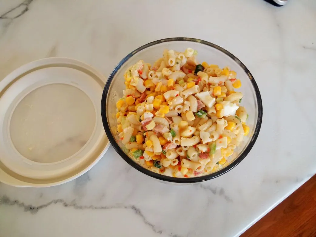 Kraft Green Box Nudelsalat als Eiersalat (auf der Rückseite) mit hinzugefügtem Schinken