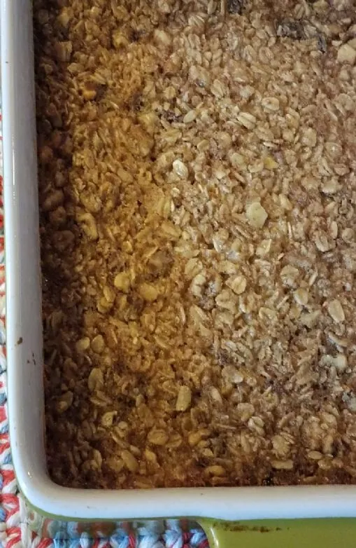 Haferflocken mit Ahornsirup und braunem Zucker