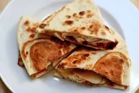 Apfel-Hähnchen-Quesadillas
