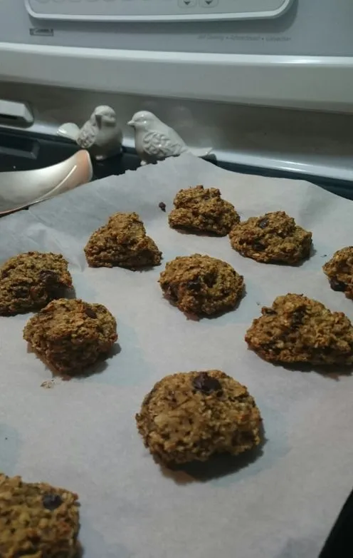 Bananen-Dattel-Kekse mit Schokolade