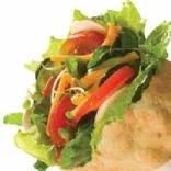 Hummus und Gemüse-Pita