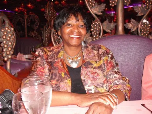 Smoothie aus rohem Obst und Avocado