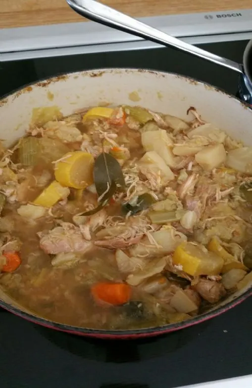 Caldo de Pollo Suppe