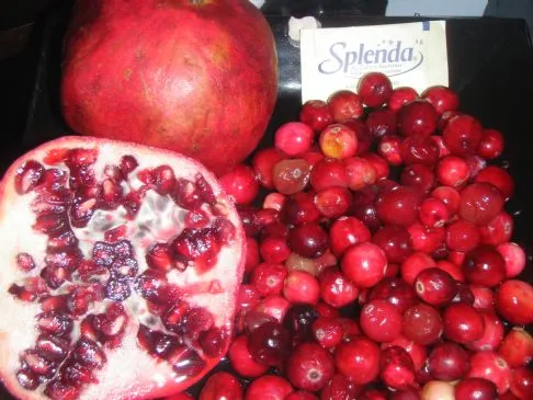 Zuckerfreie Cranberry-Granatapfelsauce