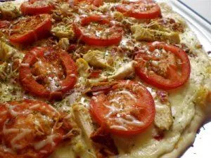 Hühnchen-Ranch-Pizza