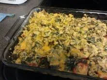 Tomatenauflauf mit Spinat, Pesto, Putenhackfleisch und Champignons