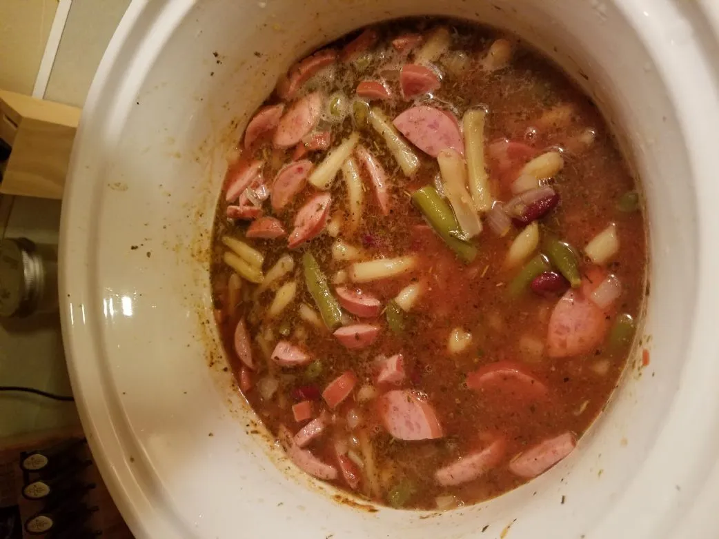 Crock-Pot Wurst- und Bohnensuppe