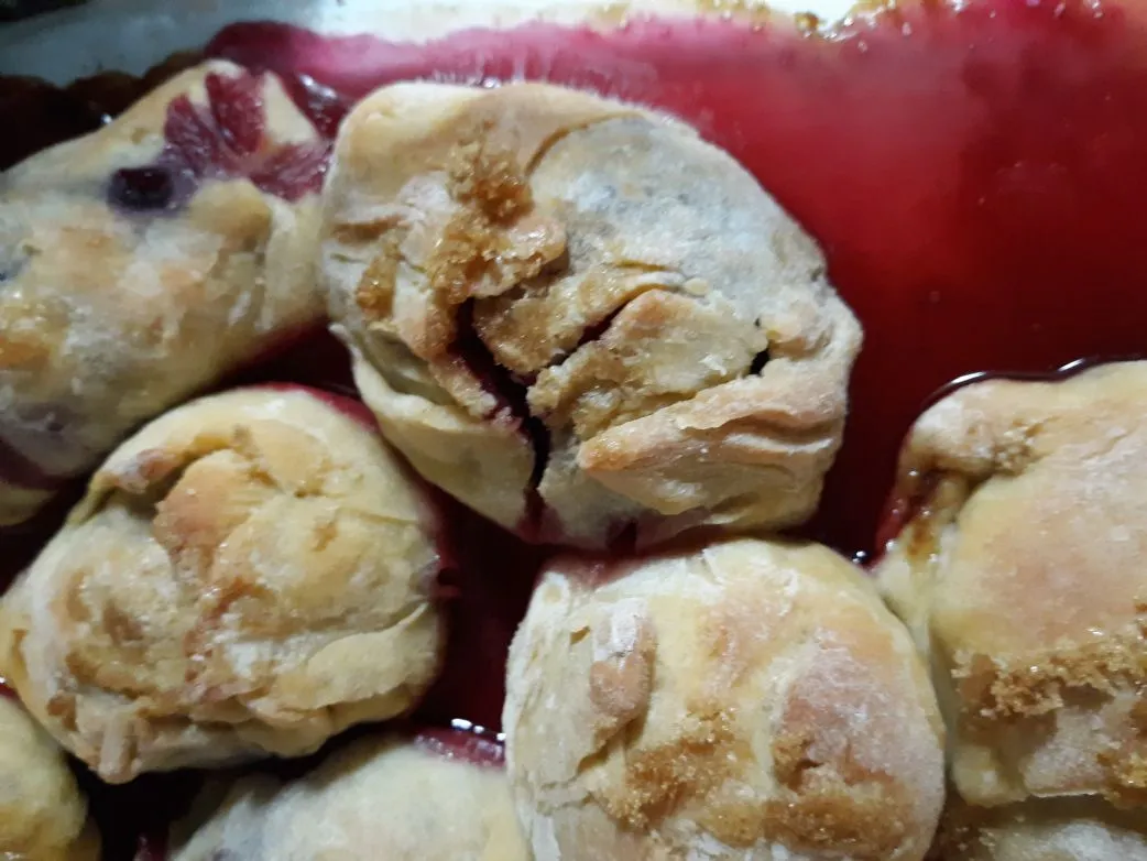 Pflaumenknödel (Griechischer Joghurtteig)