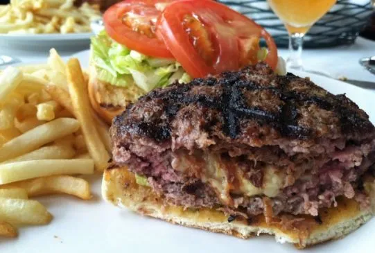 Sehr Gouda Burger mit Speck