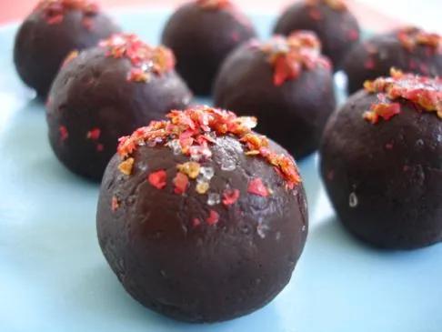 Schokoladentrüffel mit rosa Salz & Pfeffer