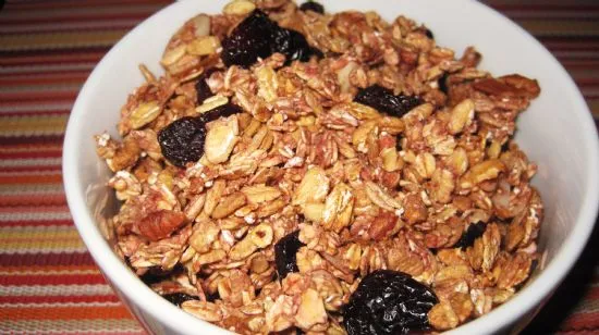 Beeren-Granola
