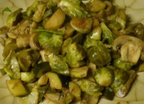 Karamellisiertes Gemüse in einer Balsamico-Reduktion