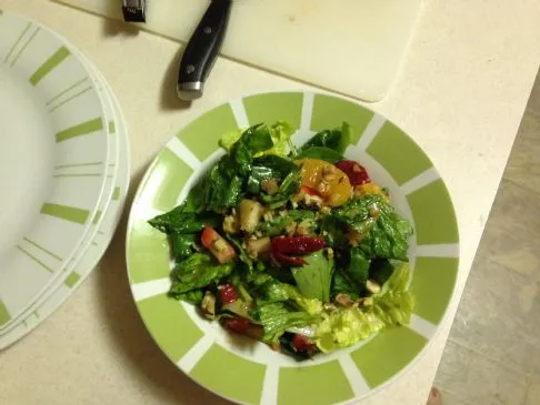 Fruchtiger Spinat-Walnuss-Salat ohne Dressing