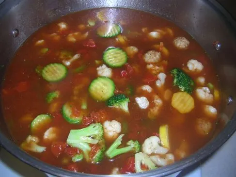 Schnelle und einfache italienische Fleischballsuppe