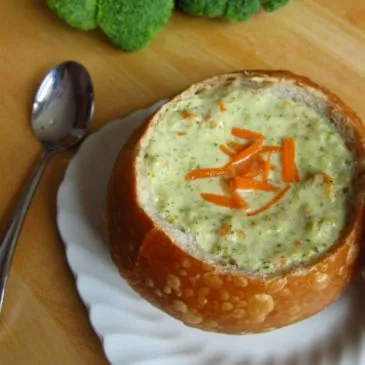 Brokkoli-Cheddar-Suppe (Seymour)