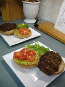 Würzige Schwarze-Bohnen-Burger
