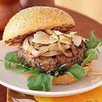 Rauchiger Doppel-Cheeseburger