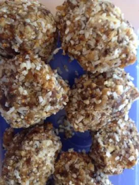 Frucht- und Nussbällchen