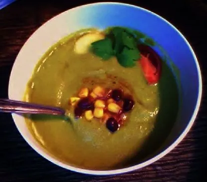 Cremige Thai-Erbsen-Curry-Suppe
