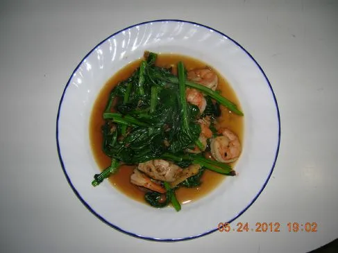 Choy Sum & Garnelen Pfanne