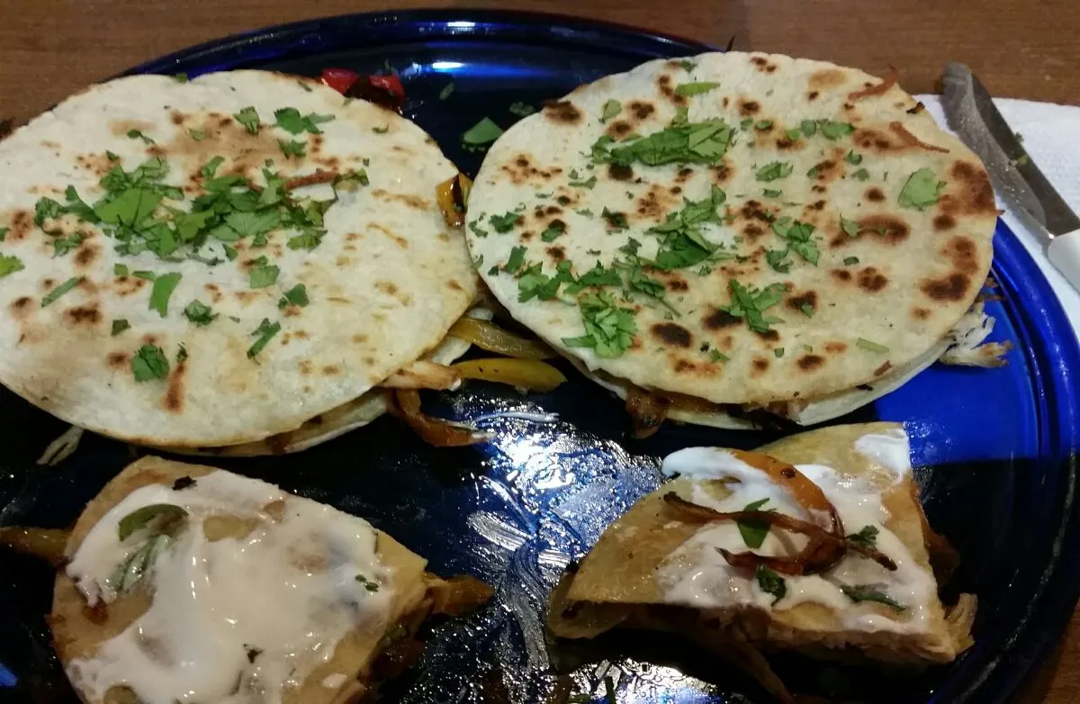 Hähnchen-Fajita-Quesadillas