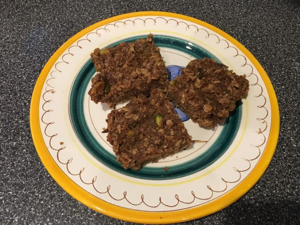 Nussige Quinoa-Energieriegel